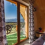 U Skowyrow Chalet